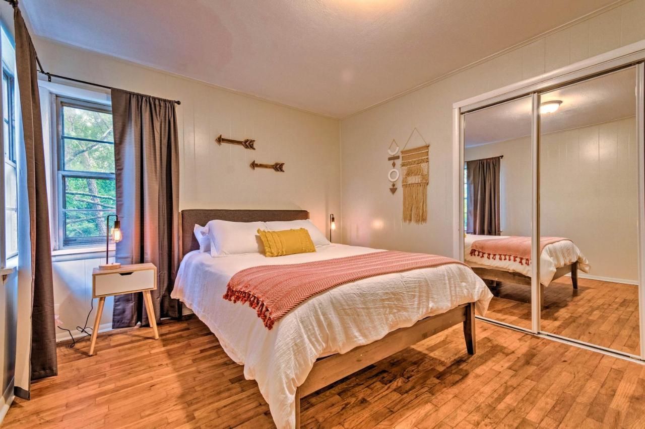 Centrally Located Hot Springs Home With Deck! Екстериор снимка